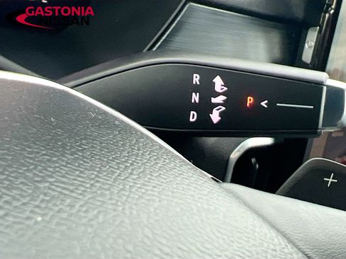 Used 2025 GMC Acadia Elevation image 22