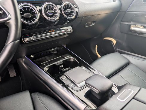 Used 2023 Mercedes-Benz GLA 250 4MATIC image 19