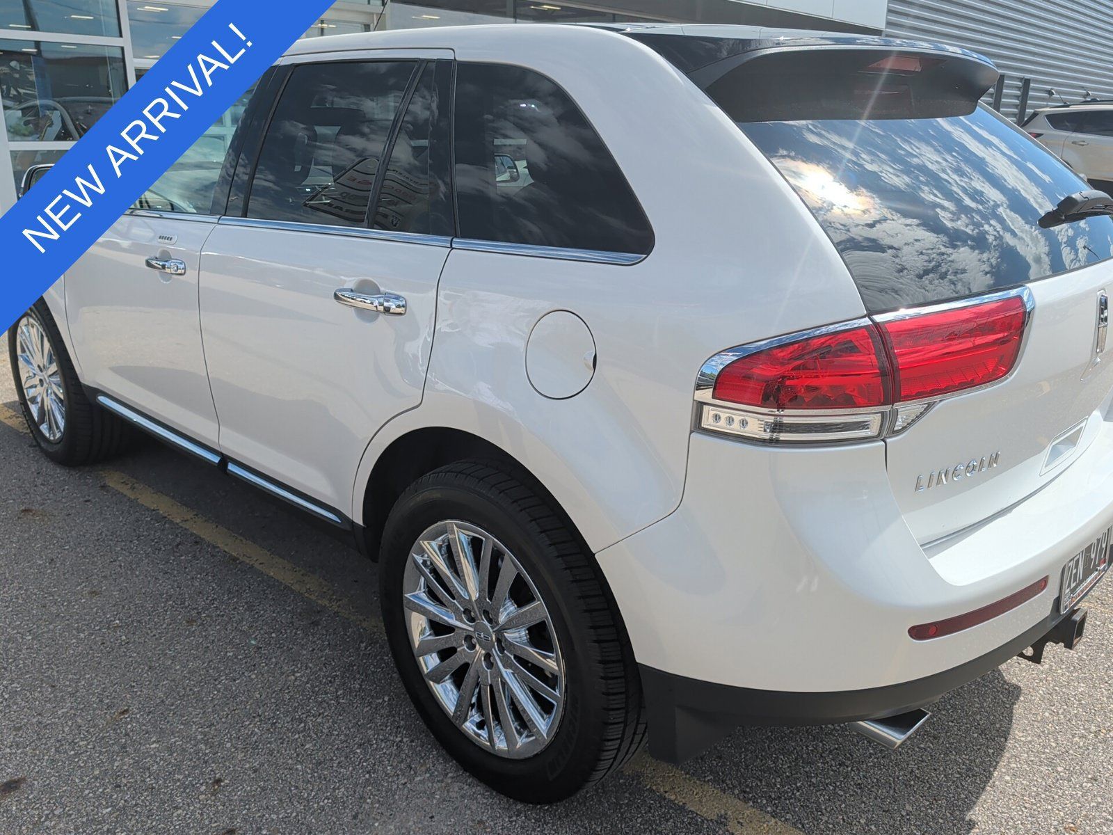 Used 2015 Lincoln MKX AWD w/ Equipment Group 102A image 6