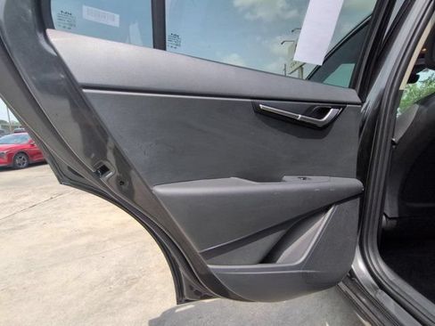 Used 2025 Kia Niro LX FWD image 26