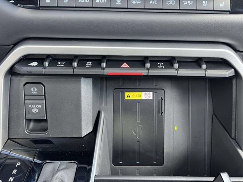 Used 2024 Toyota Sequoia Platinum w/ TRD Off-Road Package AWD/4WD image 31