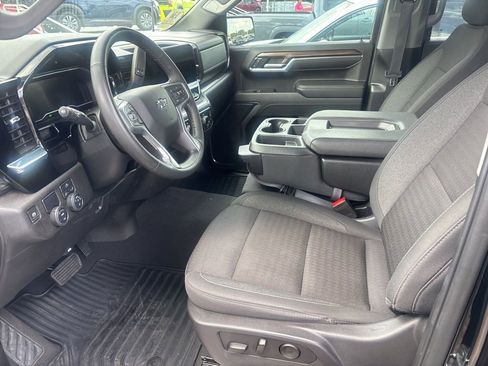 Used 2024 Chevrolet Silverado 1500 RST image 2