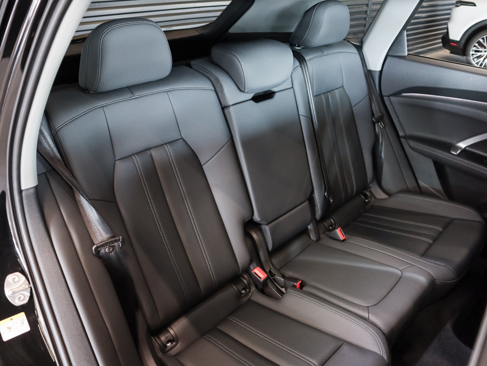 Used 2025 Audi Q5 Premium w/ Convenience Package AWD/4WD image 11
