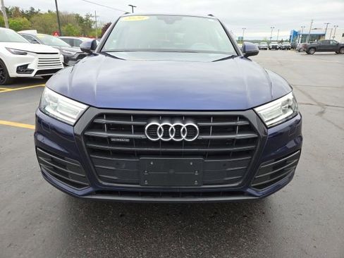 Used 2020 Audi Q5 2.0T Premium w/ Titanium Sport Package AWD/4WD image 2
