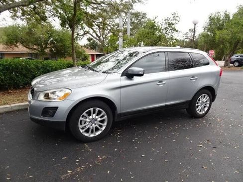 Used 2010 Volvo XC60 T6 image 16