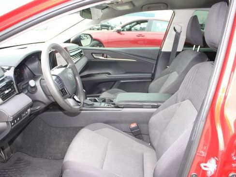 Used 2025 Toyota Camry LE image 34