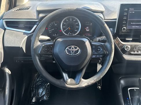 Used 2020 Toyota Corolla LE FWD image 12