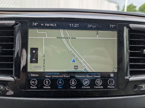 Used 2018 Chrysler Pacifica Touring-L Plus w/ Tire & Wheel Group FWD image 3