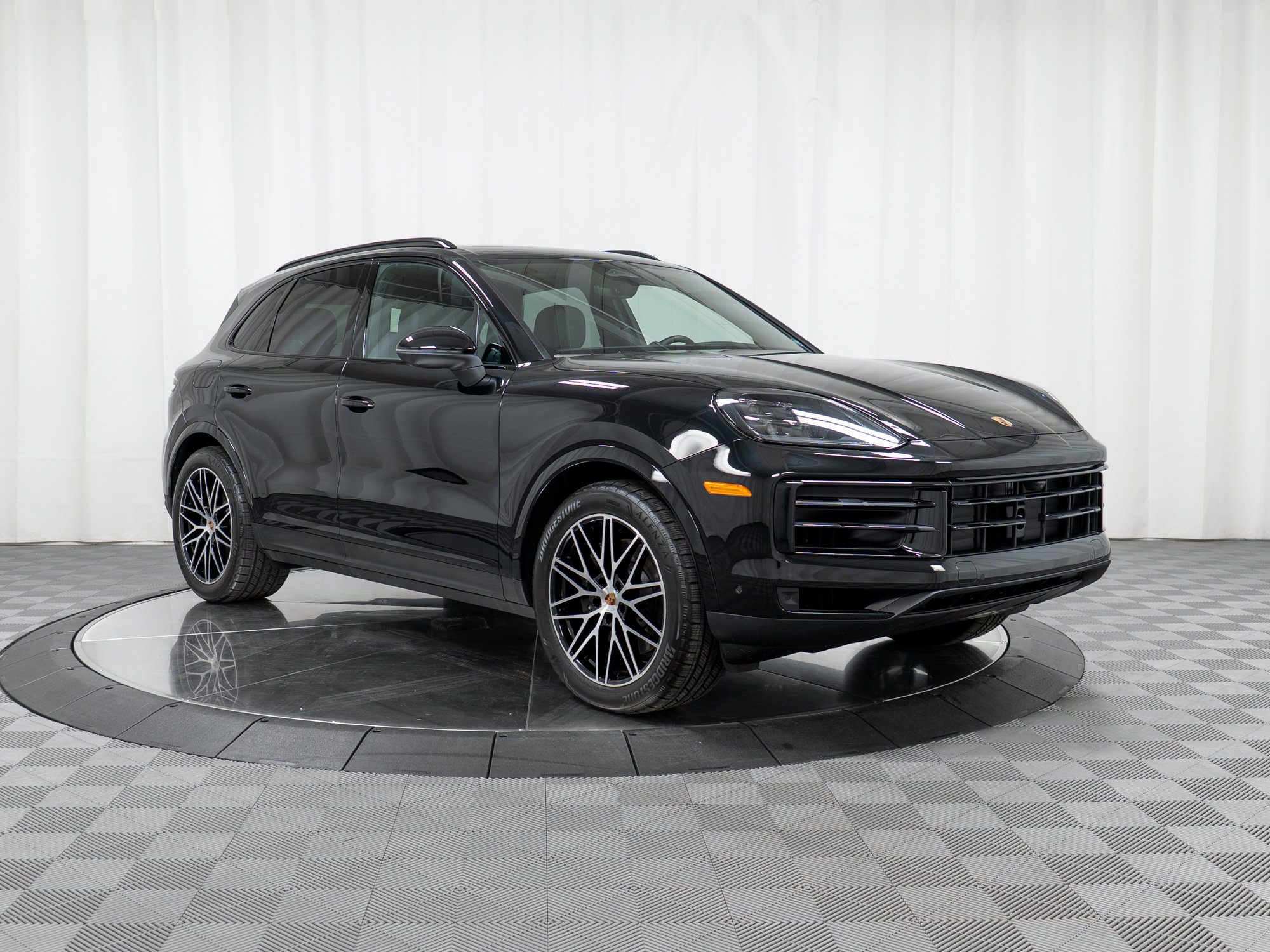 Certified 2026 Porsche Cayenne w/ Premium Package Plus AWD/4WD image 9