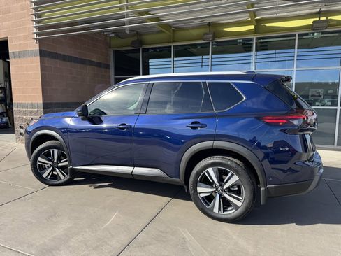 Used 2024 Nissan Rogue SL w/ SL Premium Package image 5