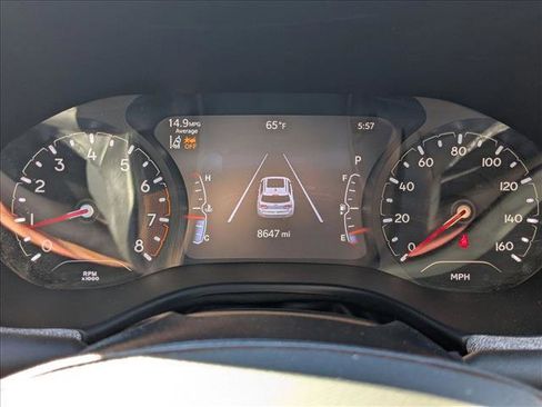 Used 2024 Jeep Compass Latitude image 11