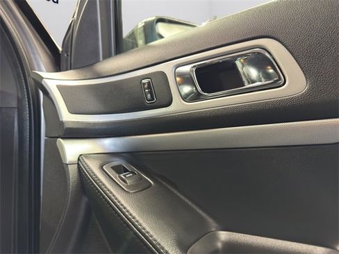 Used 2014 Ford Explorer XLT w/ Equipment Group 202A image 17