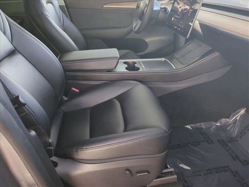 Used 2025 Tesla Model Y Long Range image 22