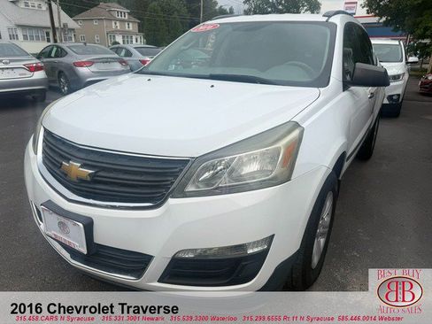 Used 2016 Chevrolet Traverse LS FWD image 2
