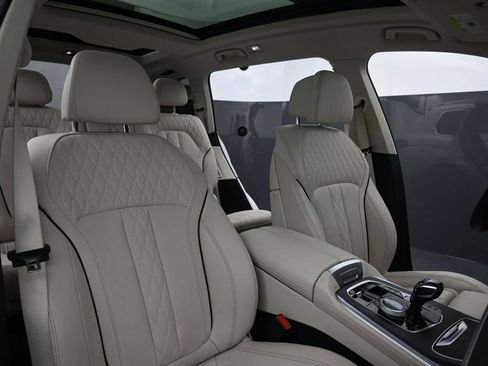 Used 2022 BMW X7 xDrive40i w/ Executive Package AWD/4WD image 21