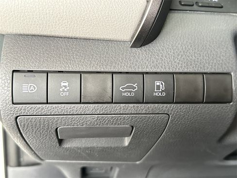 Used 2022 Toyota Camry LE image 18