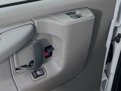 Used 2015 Chevrolet Express 2500 Work Van image 17