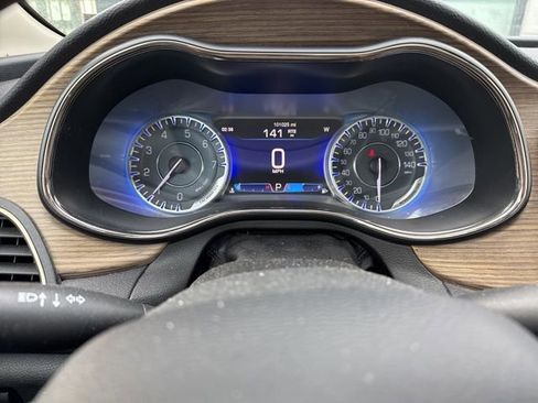 Used 2015 Chrysler 200 C w/ Navigation & Sound Group I image 5