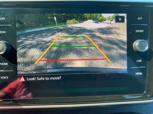 Used 2022 Volkswagen Atlas Cross Sport SE image 18