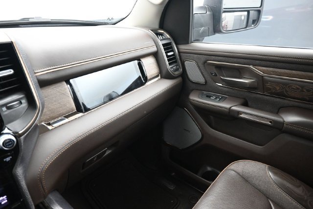 Used 2025 RAM 1500 Limited AWD/4WD image 9