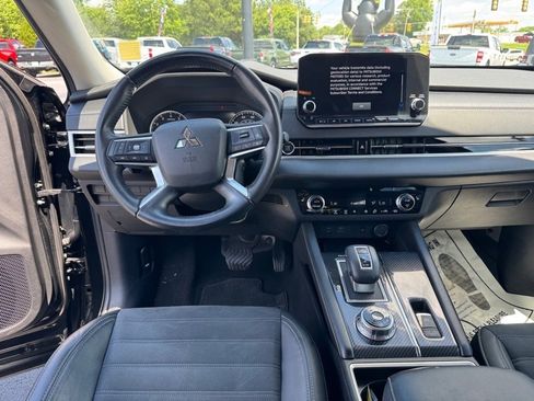 Used 2022 Mitsubishi Outlander SE image 14