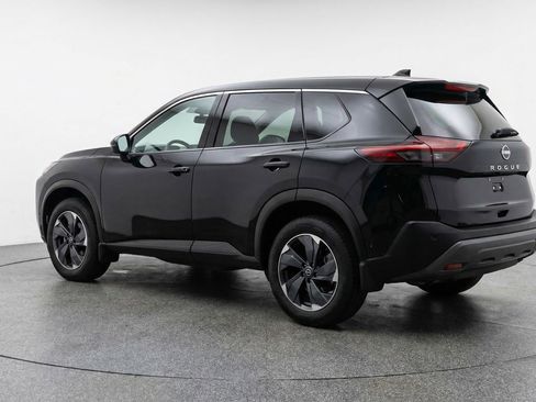 Used 2025 Nissan Rogue SV image 6