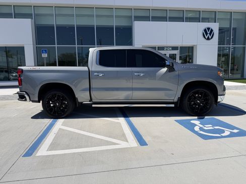 Used 2023 Chevrolet Silverado 1500 LTZ AWD/4WD image 2
