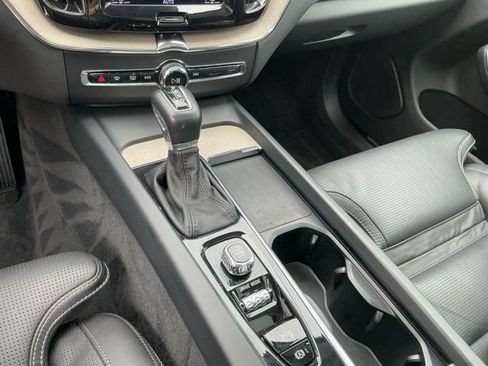 Certified 2025 Volvo XC60 T8 Ultra AWD/4WD image 16