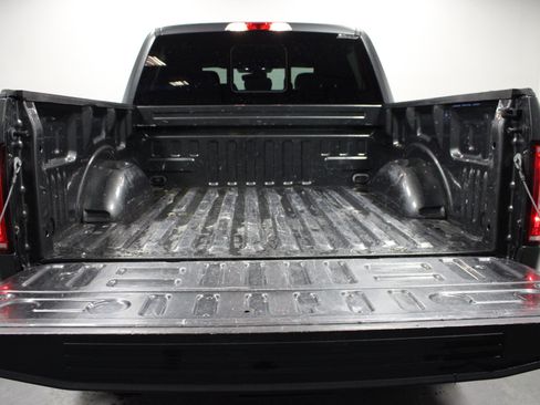 Used 2019 Ford F150 XLT w/ Equipment Group 302A Luxury AWD/4WD image 14