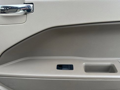 Used 2009 Dodge Caliber SXT image 18