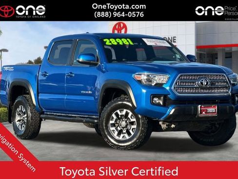 Certified 2017 Toyota Tacoma TRD Off-Road image 1