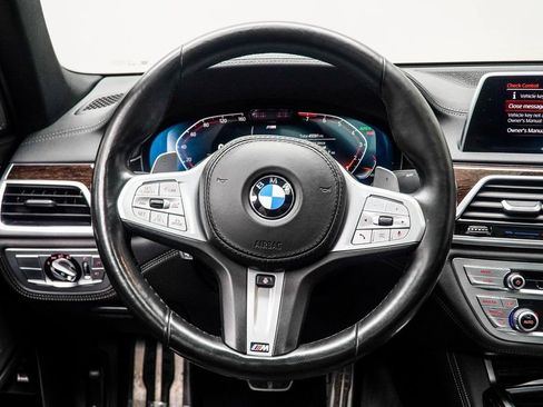 Used 2021 BMW 740i xDrive w/ M Sport Package AWD/4WD image 15