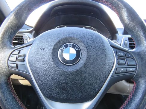 Used 2017 BMW 330i xDrive Sedan AWD/4WD image 22