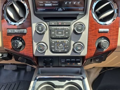Used 2014 Ford F250 King Ranch w/ FX4 Off-Road Package AWD/4WD image 29