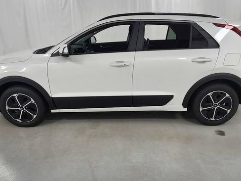 New 2026 Kia Niro EX FWD image 6