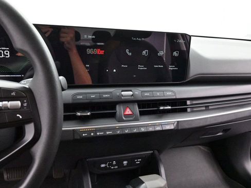 Used 2025 Kia K4 FWD image 17
