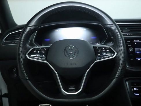 Used 2024 Volkswagen Tiguan SE R-Line image 23