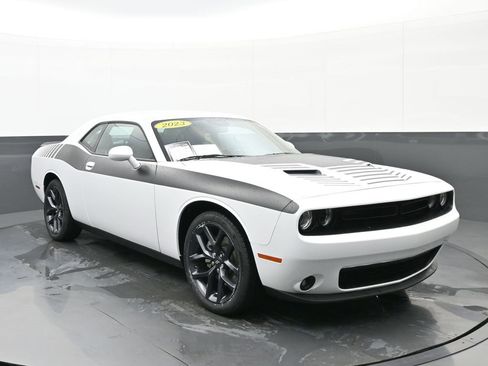 Used 2023 Dodge Challenger SXT w/ Plus Package image 1