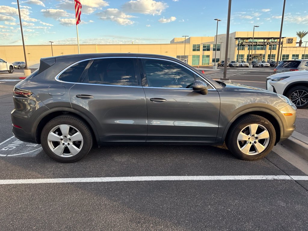 Used 2019 Porsche Cayenne AWD/4WD image 3