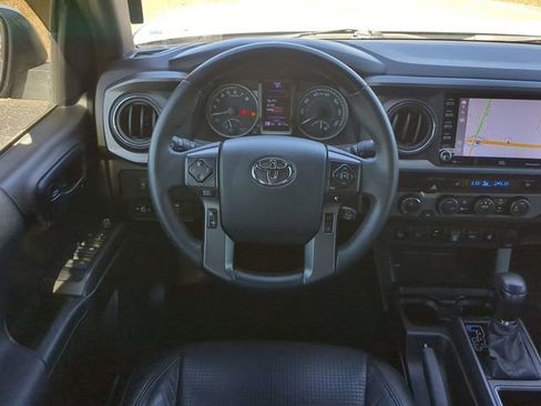 Used 2020 Toyota Tacoma TRD Off-Road w/ TRD Premium Off Road Package image 18