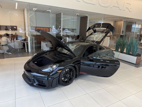 Used 2023 Porsche 718 Cayman GT4 RS image 39