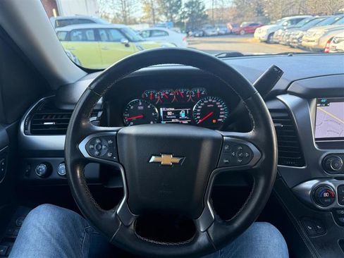 Used 2019 Chevrolet Suburban LT image 33