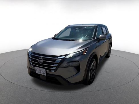 Used 2025 Nissan Rogue SV FWD image 6