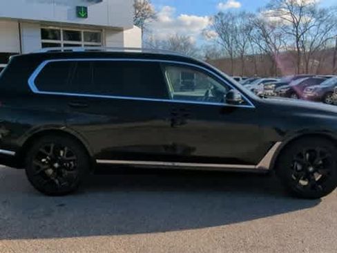 Used 2022 BMW X7 xDrive40i w/ Premium Package image 9