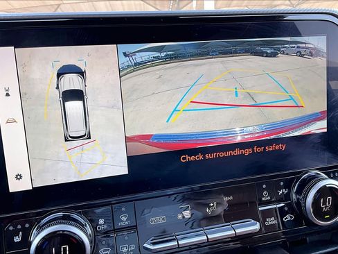 Used 2023 Toyota Highlander Platinum image 24