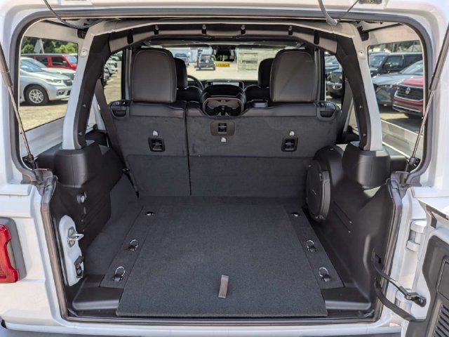 New 2026 Jeep Wrangler Unlimited Sahara AWD/4WD image 13