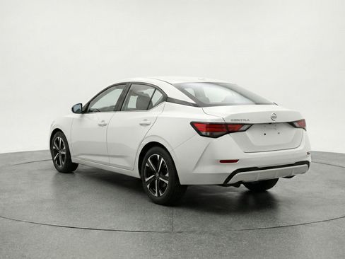 Used 2025 Nissan Sentra SV image 6