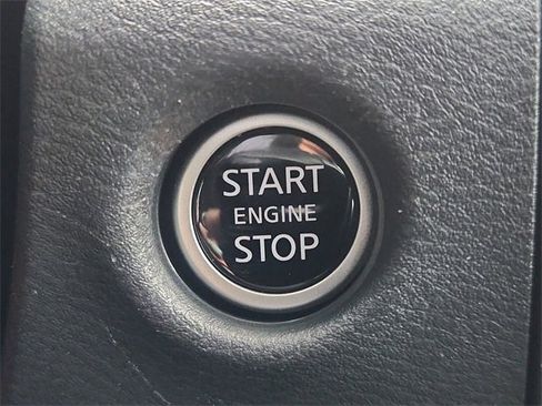 Used 2025 Nissan Frontier PRO-4X image 16