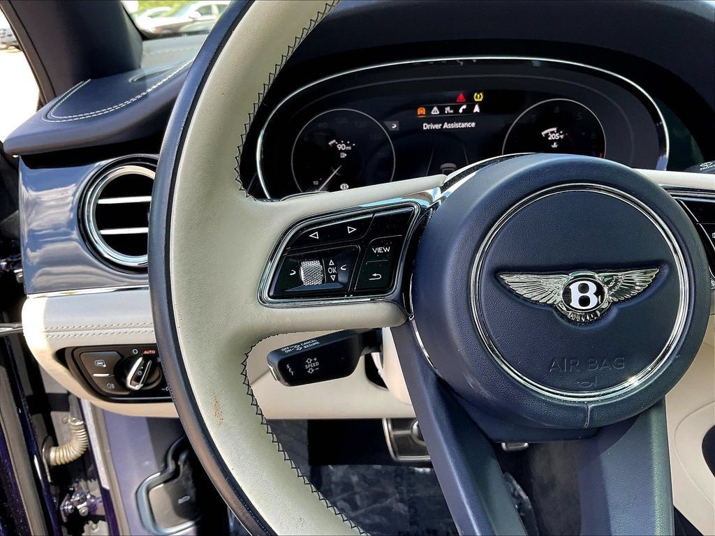Used 2021 Bentley Bentayga AWD/4WD image 11