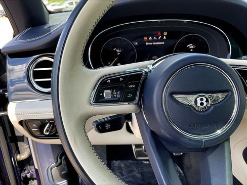 Used 2021 Bentley Bentayga AWD/4WD image 11